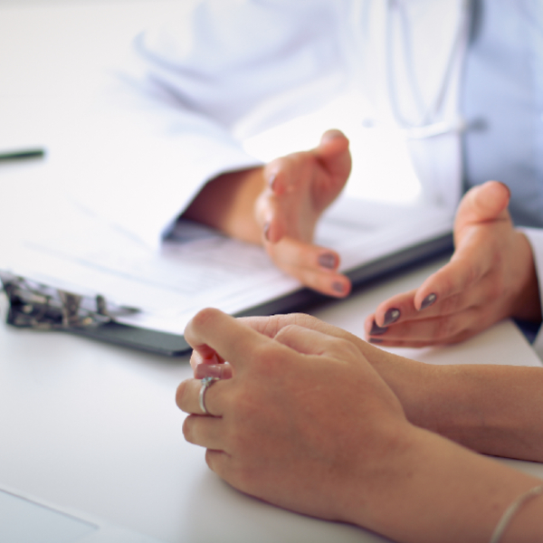 patient speaking to Doctor